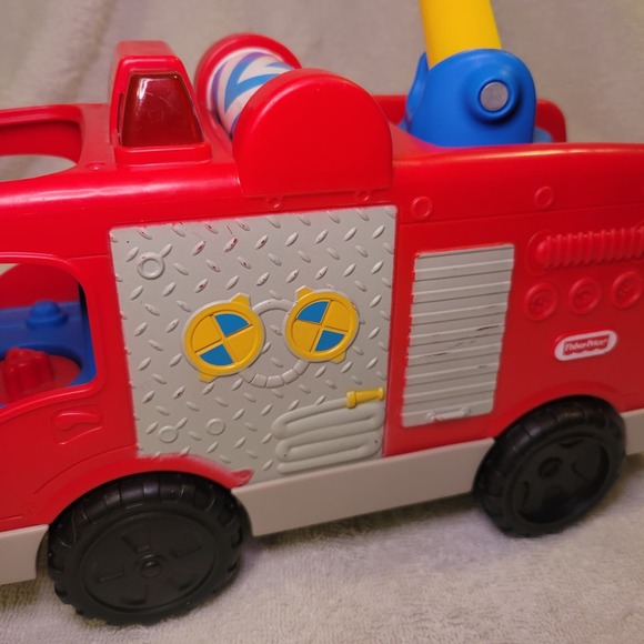 Fisher Price Little People Helping Others Fire Truck w/ Lights & Sounds Tested - Picture 8 of 8
